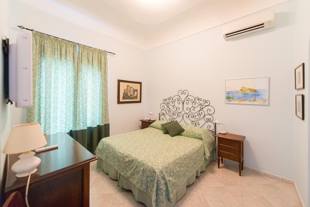 Casa La Serissa Trapani Habitación foto